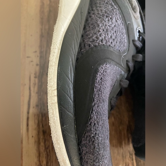 Lululemon Athletica Black Sneakers with Breathable Mesh - Picture 13 of 16